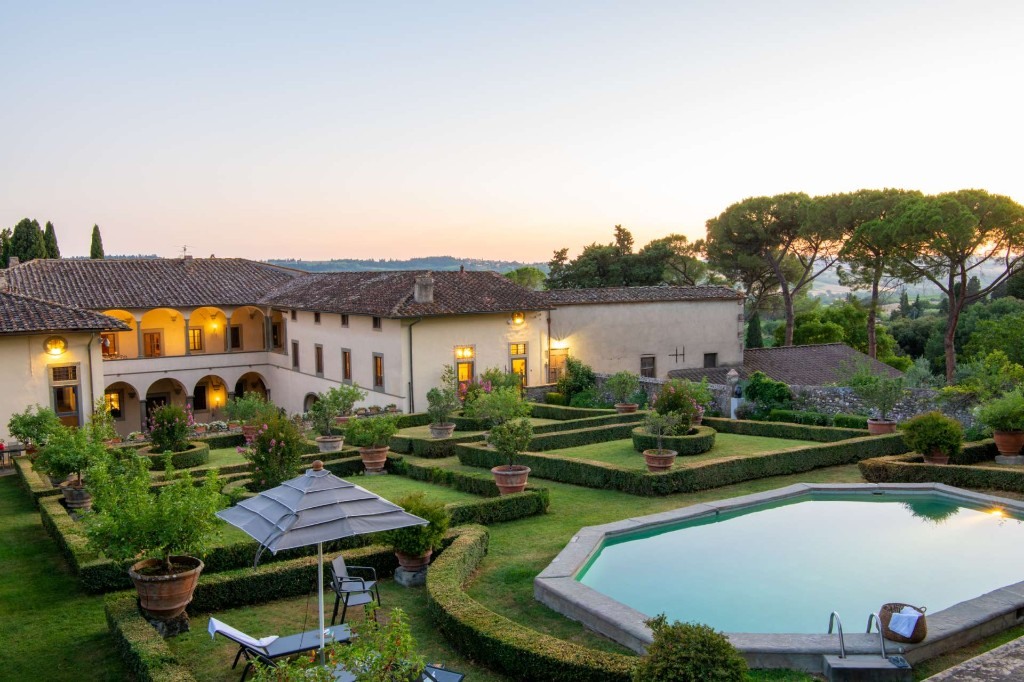 Villa gardens ready for an evening gathering
