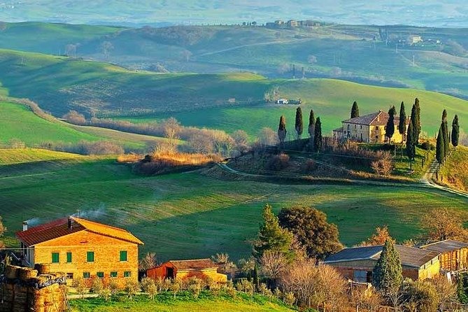 Rolling Val dâ€™Orcia hills around a countryside estate